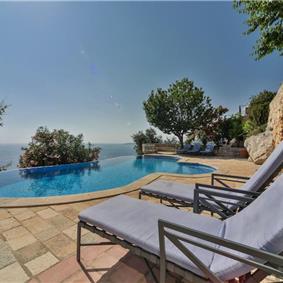 2 Bedroom Villa with Private Pool and Sea Views, Sleeps 4
